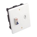 Caixa Versatil Embutir Para Disjuntor Fame + Tomada  2p+t 20a